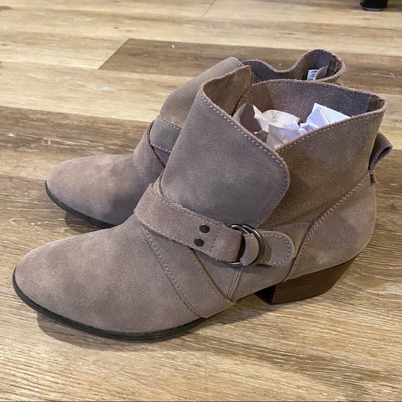 AEO Leather Ankle Boots - Picture 2 of 12